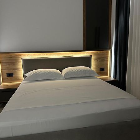 Gael Luxury Apartment Berat Bagian luar foto