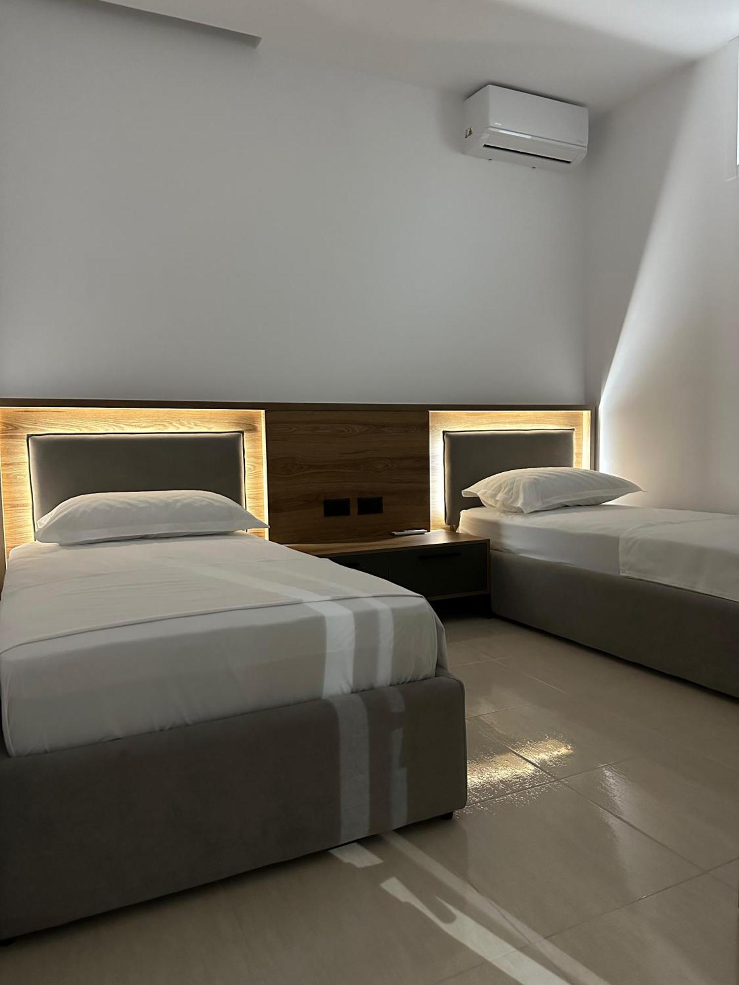 Gael Luxury Apartment Berat Bagian luar foto