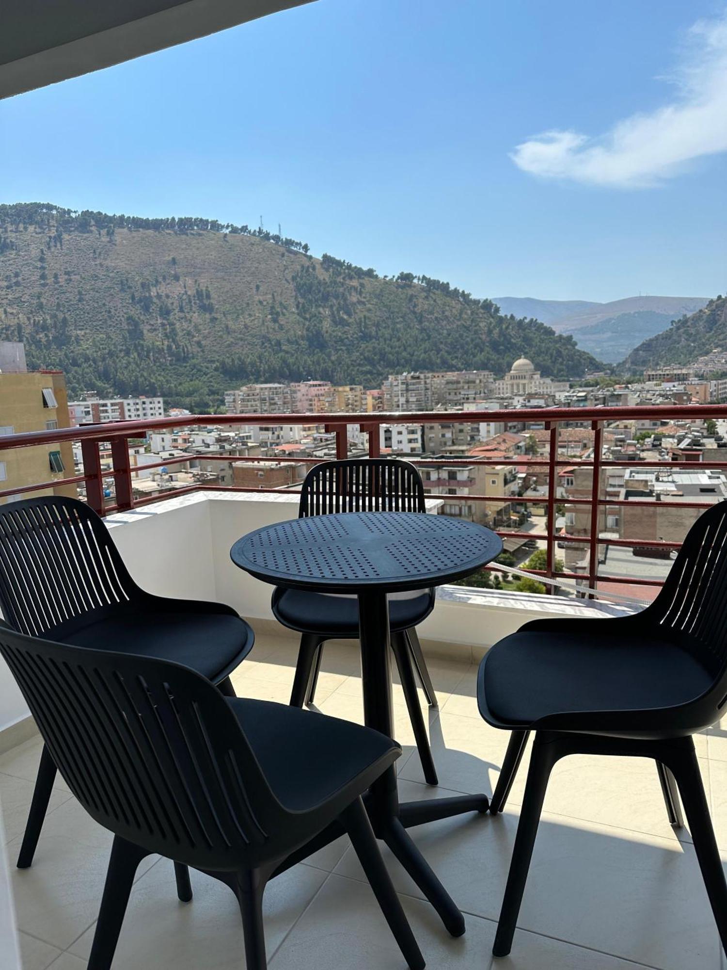 Gael Luxury Apartment Berat Bagian luar foto