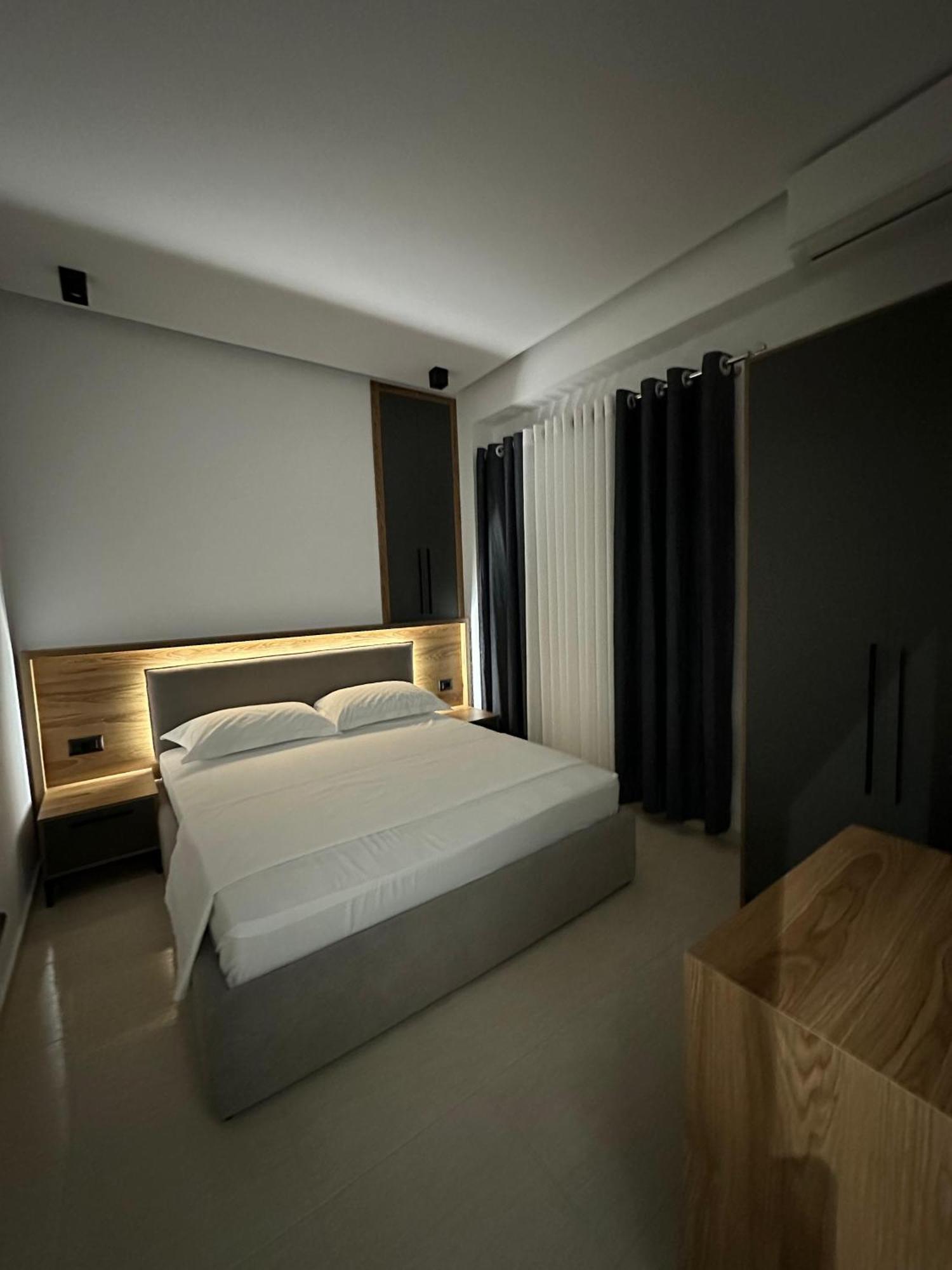Gael Luxury Apartment Berat Bagian luar foto