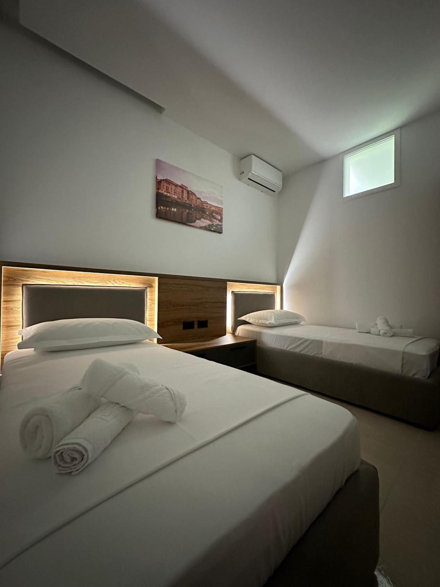 Gael Luxury Apartment Berat Bagian luar foto