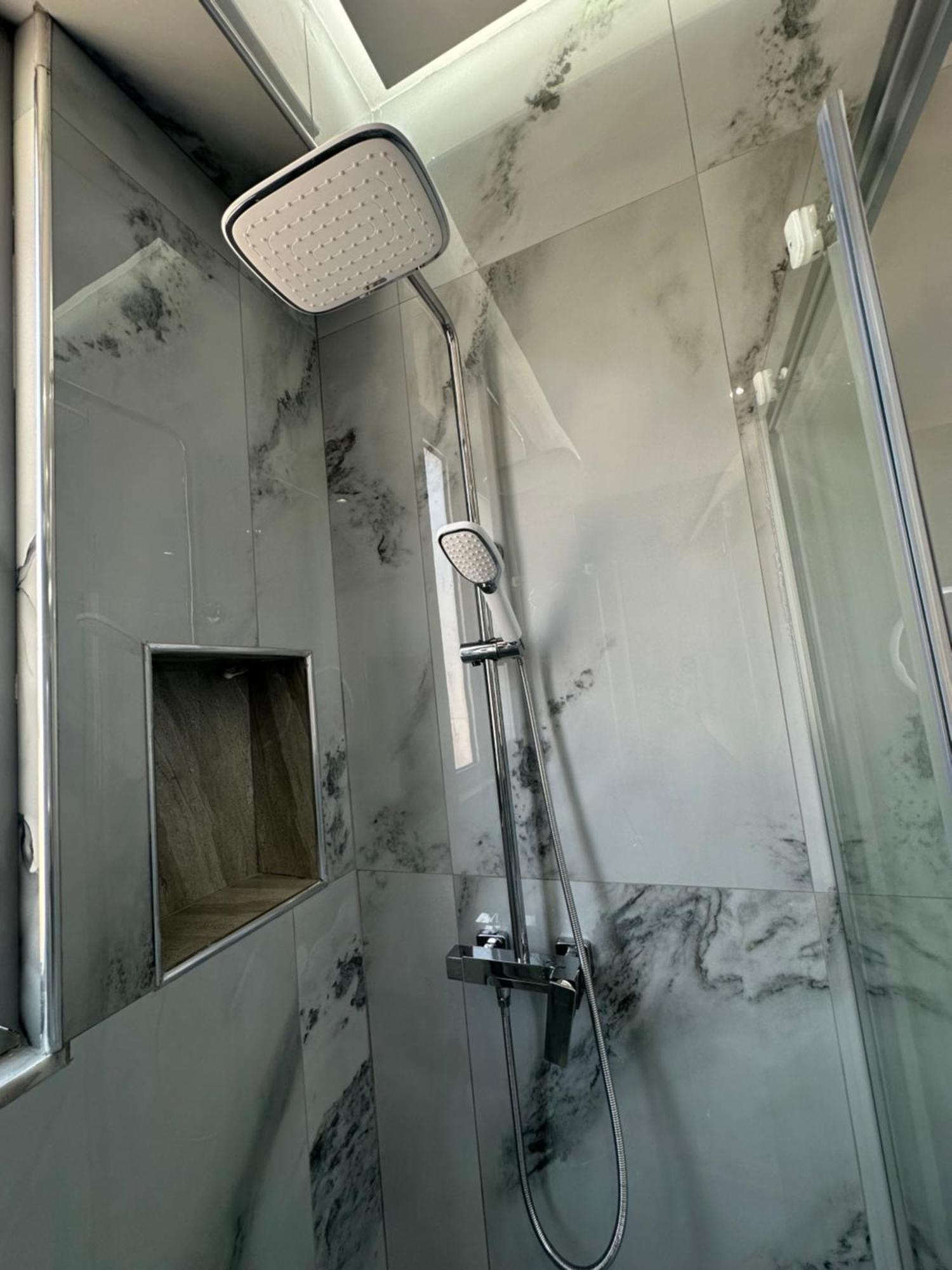 Gael Luxury Apartment Berat Bagian luar foto